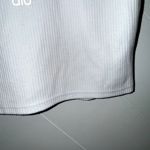 New with tags ALO Yoga White Wellness Tank Size: Medium Sold Out - Picture 8 of 10